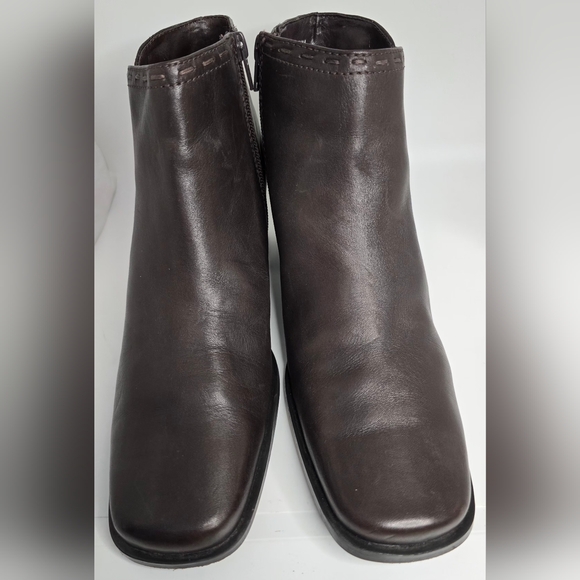 Croft & Barrow Dark Brown Leather Ankle Booties 8 1/2 - Picture 2 of 7